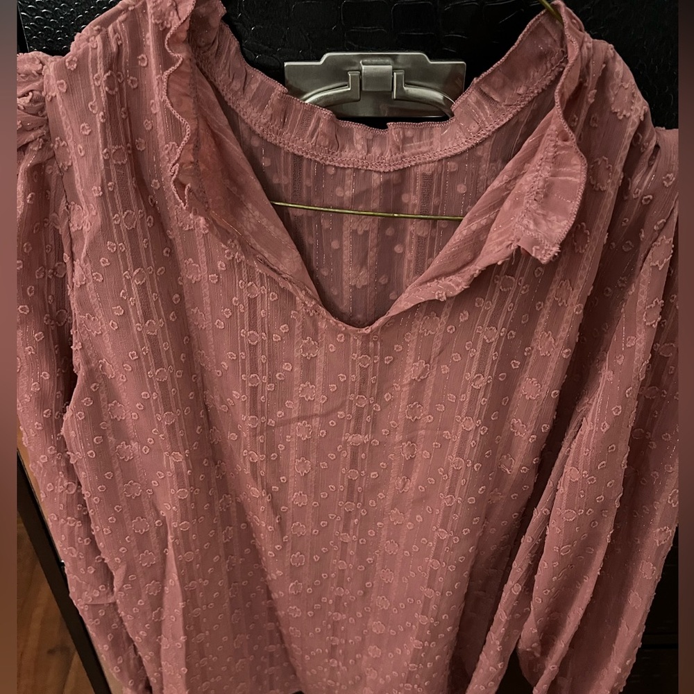 Keyhole Neck Top